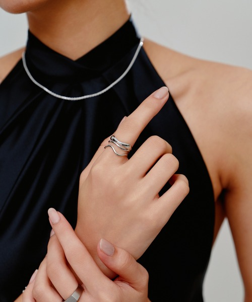 novice（ノーヴィス）の「【novice】Layer Flow Ring［Stainless］（リング・レディース・シルバー/ゴールド・FREE）」の4枚目の写真