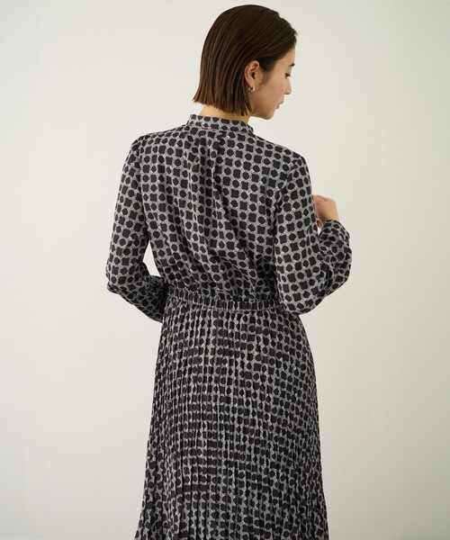 ROPE'(ロペ)の「ship's rope' オリジナルプリントプリーツタイワンピース(シャツワンピース・レディース・ネイビー/キャメル・36/38)」の10枚目の写真