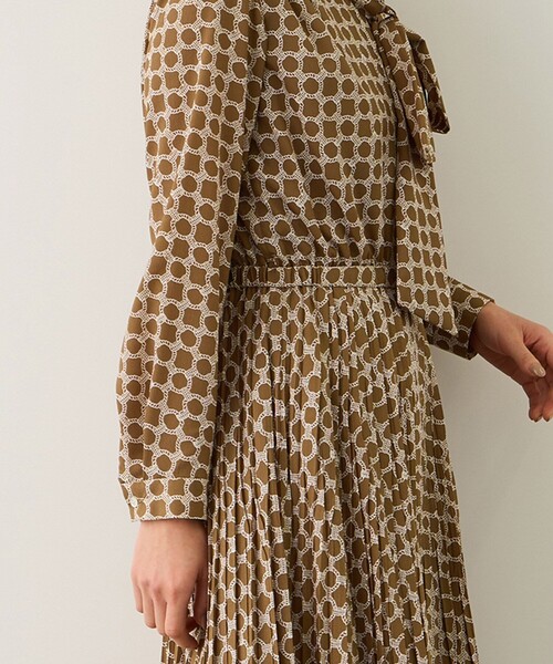 ROPE'(ロペ)の「ship's rope' オリジナルプリントプリーツタイワンピース(シャツワンピース・レディース・ネイビー/キャメル・36/38)」の14枚目の写真