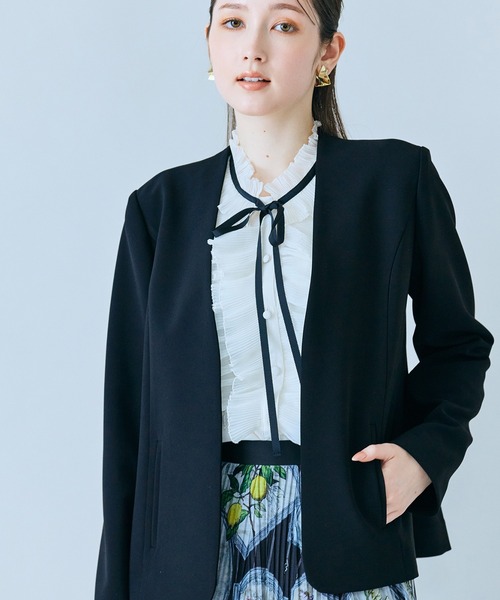 Audie a Muses(オーディアミューズ)の「ノーカラーコンパクトジャケット(ノーカラージャケット・レディース・ベージュ/ブラック・42/38)」の22枚目の写真