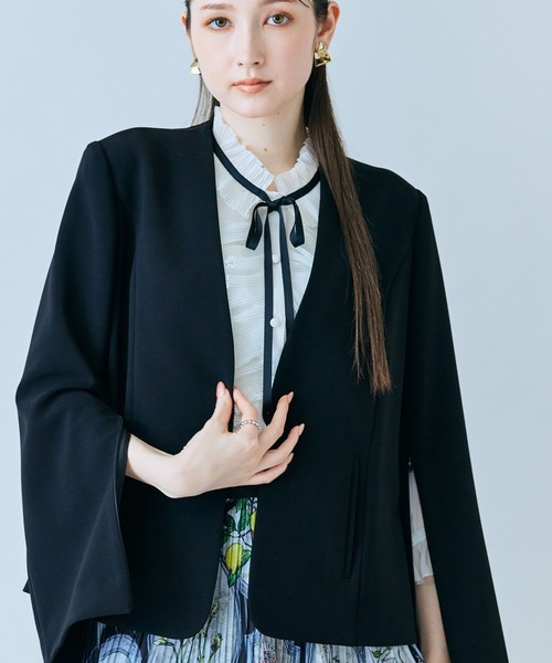Audie a Muses(オーディアミューズ)の「ノーカラーコンパクトジャケット(ノーカラージャケット・レディース・ベージュ/ブラック・42/38)」の5枚目の写真