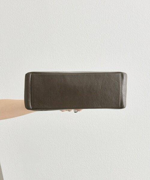 ear PAPILLONNER（イアパピヨネ）の「《本革/410g》オブロングボストンバッグ（ボストンバッグ・レディース・アイボリー/ブラウン・FREE）」の11枚目の写真
