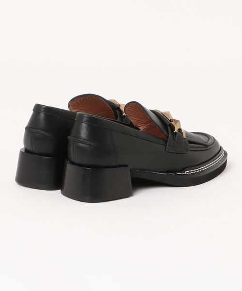 LANVIN en Bleu（ランバンオンブルー）の「スタッズモチーフフリンジローファー（ローファー・レディース・ブラック・22.5cm/23.0cm/23.5cm/24.0cm/24.5cm/22.0cm）」の2枚目の写真