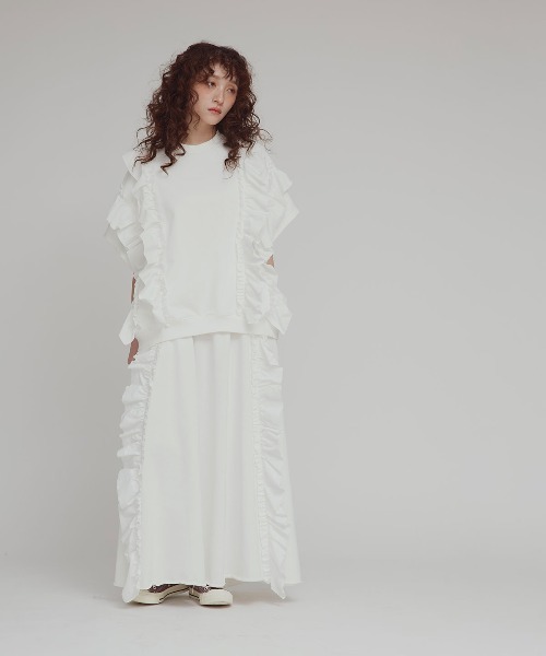 W:Huku（フーク）の「ビッグ フリル スウェット プルオーバー / Big Frill Sweatshirt Pullover（スウェット・レディース・オフホワイト/ブラック/杢グレー・FREE）」の8枚目の写真