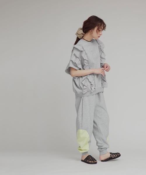 W:Huku（フーク）の「ビッグ フリル スウェット プルオーバー / Big Frill Sweatshirt Pullover（スウェット・レディース・オフホワイト/ブラック/杢グレー・FREE）」の10枚目の写真