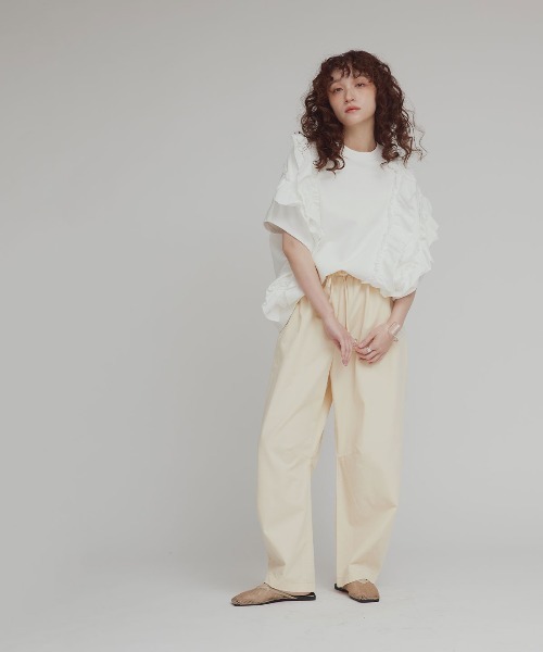 W:Huku（フーク）の「ビッグ フリル スウェット プルオーバー / Big Frill Sweatshirt Pullover（スウェット・レディース・オフホワイト/ブラック/杢グレー・FREE）」の14枚目の写真