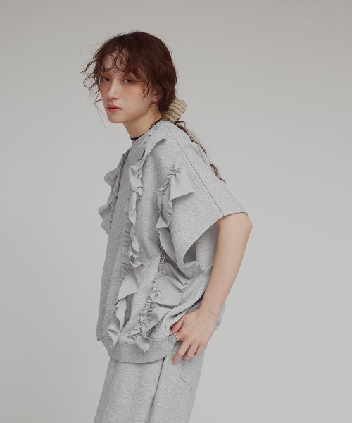 W:Huku（フーク）の「ビッグ フリル スウェット プルオーバー / Big Frill Sweatshirt Pullover（スウェット・レディース・オフホワイト/ブラック/杢グレー・FREE）」の21枚目の写真