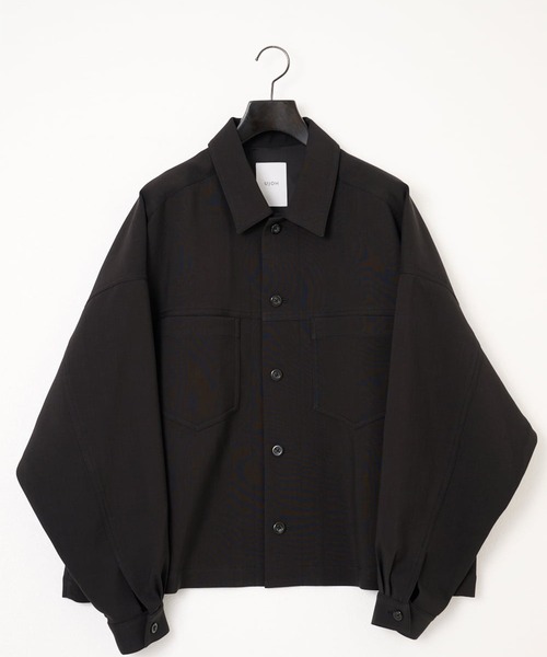 UJOH(ウジョー)の「【UJOH HOMME/ウジョー】Cropped BOX Blouson/ 三重織 / M732-Y50-900(ブルゾン・メンズ・ブラック/ベージュ・4/5)」の2枚目の写真