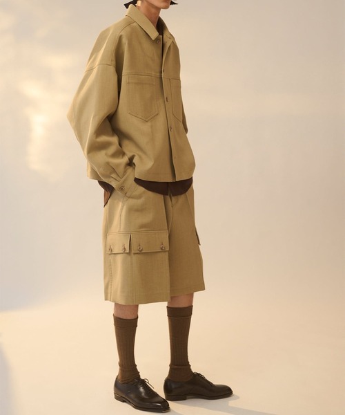 UJOH(ウジョー)の「【UJOH HOMME/ウジョー】Cropped BOX Blouson/ 三重織 / M732-Y50-900(ブルゾン・メンズ・ブラック/ベージュ・4/5)」の5枚目の写真