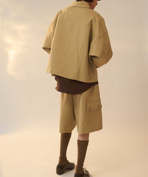 UJOH(ウジョー)の「【UJOH HOMME/ウジョー】Cropped BOX Blouson/ 三重織 / M732-Y50-900(ブルゾン・メンズ・ブラック/ベージュ・4/5)」の6枚目の写真