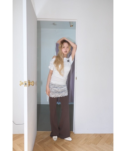 Smyeon(スミョン)の「Lace layered flare pants/レースレイヤードフレアパンツ(その他パンツ・レディース・パープル/ブラウン/チャコールグレー・MEDIUM/SMALL)」の18枚目の写真