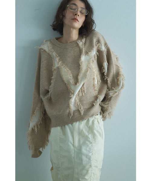 marjour(マージュール)の「FRINGE LINE KNIT TOP(ニット/セーター・レディース・ベージュ/グレー・M)」の1枚目の写真