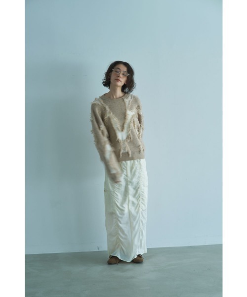 marjour(マージュール)の「FRINGE LINE KNIT TOP(ニット/セーター・レディース・ベージュ/グレー・M)」の4枚目の写真