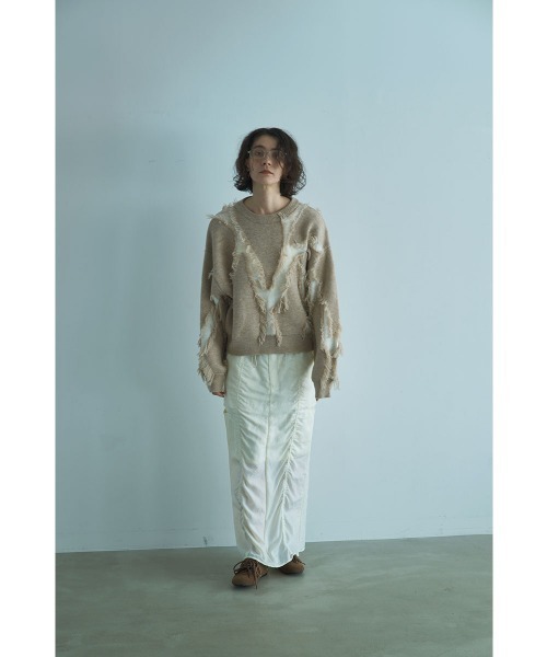 marjour(マージュール)の「FRINGE LINE KNIT TOP(ニット/セーター・レディース・ベージュ/グレー・M)」の5枚目の写真