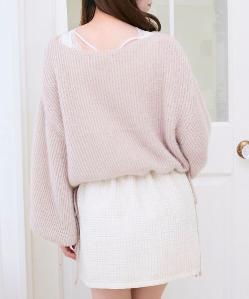 MAJESTIC LEGON（マジェスティックレゴン）の「きらふわドロストニット（ニット/セーター・レディース・ピンク/イエロー/ブルー/グリーン・MEDIUM）」の19枚目の写真