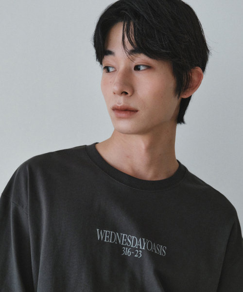 WEDNESDAY OASIS(ウェンズデーオアシス)の「スリーブレイヤードTシャツ_2COLOR(W26TP06)(Tシャツ/カットソー・メンズ・ブラック/チャコール・MEDIUM/LARGE)」の4枚目の写真