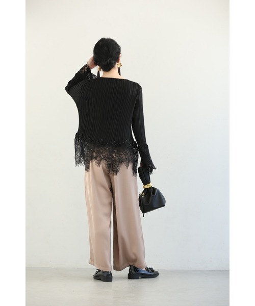 cawaii（カワイイ）の「細やかに浮かぶランダム裾レースのプリーツカーディガン（カーディガン/ボレロ・レディース・ブラック/ホワイト・FREE）」の10枚目の写真