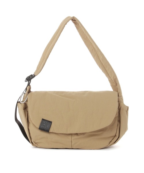 studio CLIP(スタディオクリップ)の「【軽量/500mlボトル収納可/10ポケット構造】からだよろこぶフラップショルダーバッグ(ショルダーバッグ・レディース・ブラック/ベージュ・FREE)」の5枚目の写真