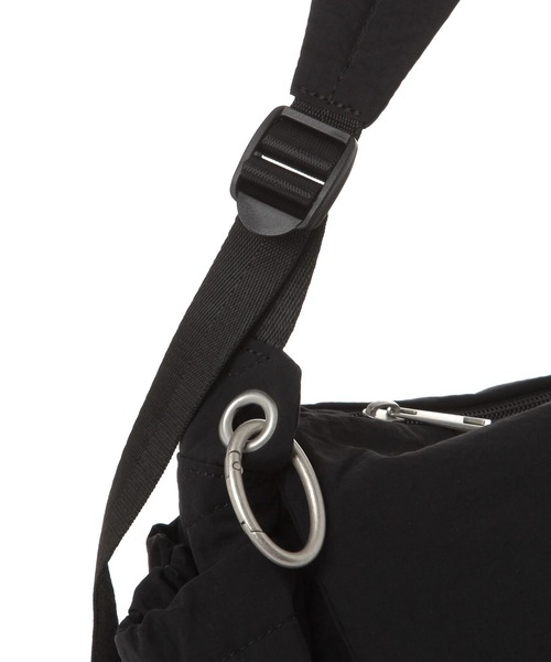 studio CLIP(スタディオクリップ)の「【軽量/500mlボトル収納可/10ポケット構造】からだよろこぶフラップショルダーバッグ(ショルダーバッグ・レディース・ブラック/ベージュ・FREE)」の9枚目の写真