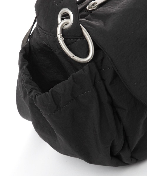 studio CLIP(スタディオクリップ)の「【軽量/500mlボトル収納可/10ポケット構造】からだよろこぶフラップショルダーバッグ(ショルダーバッグ・レディース・ブラック/ベージュ・FREE)」の12枚目の写真