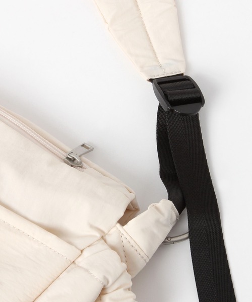 studio CLIP(スタディオクリップ)の「【軽量/500mlボトル収納可/10ポケット構造】からだよろこぶフラップショルダーバッグ(ショルダーバッグ・レディース・ブラック/ベージュ・FREE)」の19枚目の写真