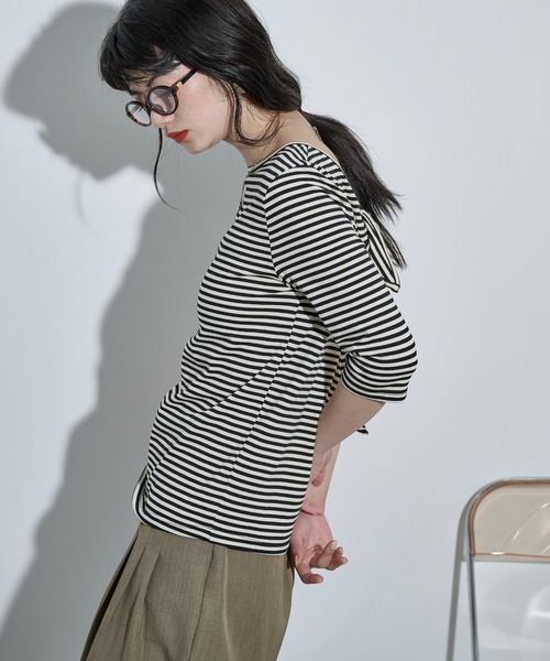 THE YOn(ザヨン)の「バックリボンオープンハーフスリーブTシャツ(Tシャツ/カットソー・レディース・ブラック×ホワイト/ブラック/オレンジ/オートミール・FREE)」の11枚目の写真