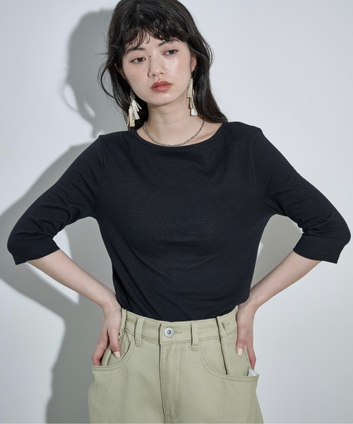 THE YOn(ザヨン)の「バックリボンオープンハーフスリーブTシャツ(Tシャツ/カットソー・レディース・ブラック×ホワイト/ブラック/オレンジ/オートミール・FREE)」の14枚目の写真