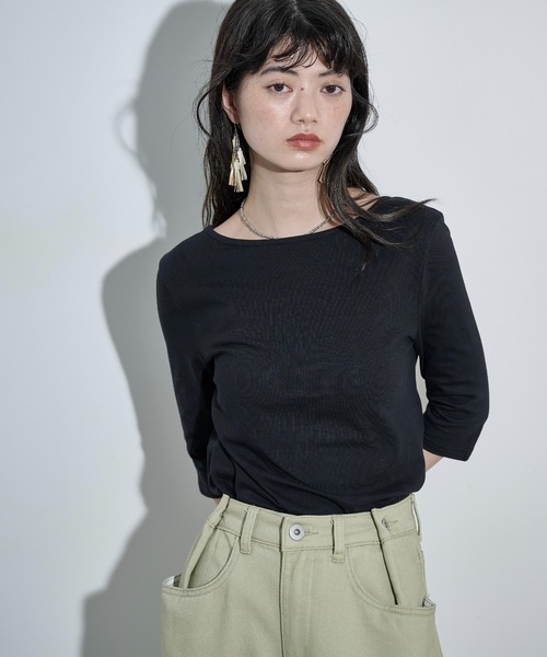 THE YOn(ザヨン)の「バックリボンオープンハーフスリーブTシャツ(Tシャツ/カットソー・レディース・ブラック×ホワイト/ブラック/オレンジ/オートミール・FREE)」の13枚目の写真