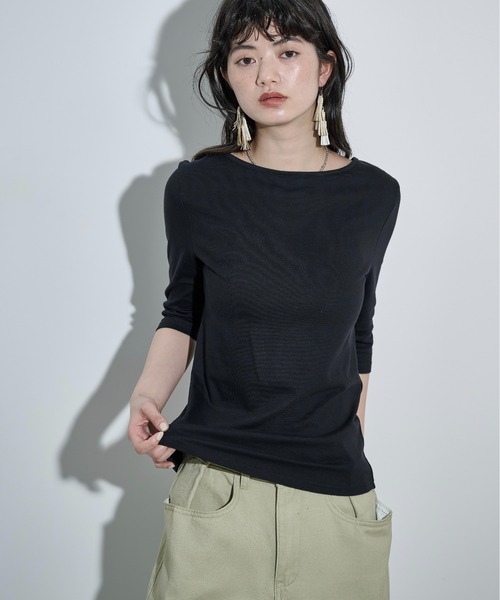 THE YOn(ザヨン)の「バックリボンオープンハーフスリーブTシャツ(Tシャツ/カットソー・レディース・ブラック×ホワイト/ブラック/オレンジ/オートミール・FREE)」の15枚目の写真