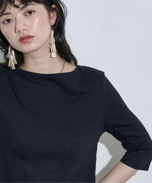 THE YOn(ザヨン)の「バックリボンオープンハーフスリーブTシャツ(Tシャツ/カットソー・レディース・ブラック×ホワイト/ブラック/オレンジ/オートミール・FREE)」の19枚目の写真