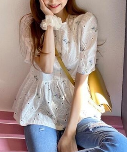 mielu(ミエル)の「フラワーレース半袖ブラウス(シャツ/ブラウス・レディース・ホワイト・MEDIUM/LARGE/X-LARGE)」の3枚目の写真