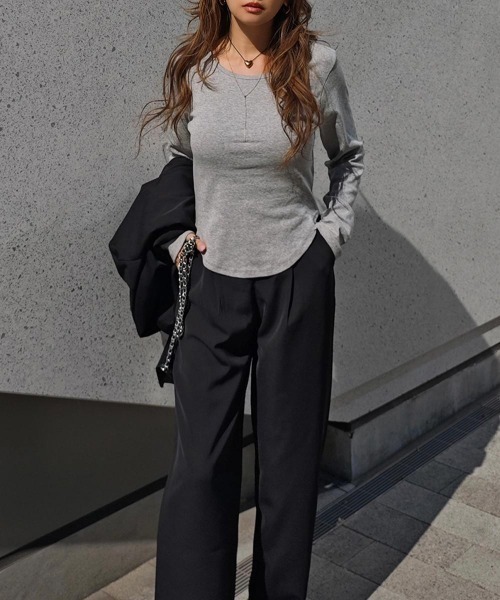 esutoreja(エストレジャ)の「ラウンドヘムベーシックトップス(Tシャツ/カットソー・レディース・グレー/ホワイト/チャコール・FREE)」の15枚目の写真