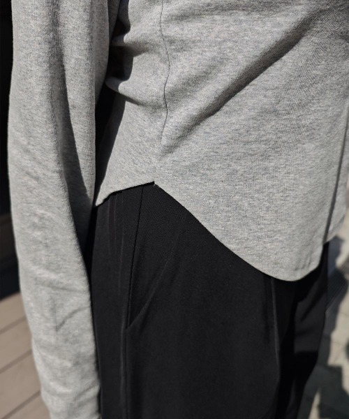 esutoreja(エストレジャ)の「ラウンドヘムベーシックトップス(Tシャツ/カットソー・レディース・グレー/ホワイト/チャコール・FREE)」の9枚目の写真