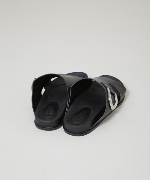 NANO universe（ナノユニバース）の「バックルモチーフカバーサンダル（サンダル・レディース・ブラック/シルバー・38/37/36）」の8枚目の写真