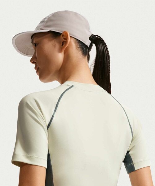 ACG（エィシージー）の「ナイキ ACG "Wildsee" ウィメンズ Dri-FIT ショートスリーブ インナー トップス / Nike ACG "Wildsee" Women's Dri-FIT Short-Sleeve Base Layer Top IO1461-020 Sea Glass（Tシャツ/カットソー・レディース・グリーン系その他2・XL/S/M/L/XS）」の6枚目の写真