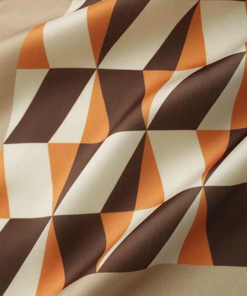 ROPE' PICNIC(ロペピクニック)の「幾何学柄スカーフ 90cm(バンダナ/スカーフ・レディース・ベージュ系その他/ブルー系その他4・FREE)」の10枚目の写真
