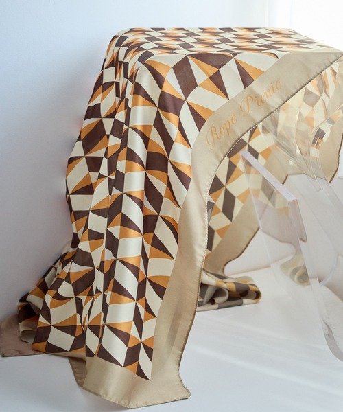 ROPE' PICNIC(ロペピクニック)の「幾何学柄スカーフ 90cm(バンダナ/スカーフ・レディース・ベージュ系その他/ブルー系その他4・FREE)」の9枚目の写真
