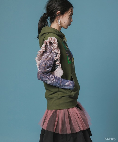 NON TOKYO（ノントーキョー）の「Disney 『Snow White』 NON TOKYO 　FRILL SLEEVE HOODIE（パーカー・レディース・ブラック/カーキ・FREE）」の10枚目の写真