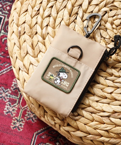 FUNALIVE（ファンアライブ）の「SNOOPY スヌーピー パスポーチ RE-PET リール付き（パスケース・レディース・グレー/ベージュ・FREE）」の2枚目の写真