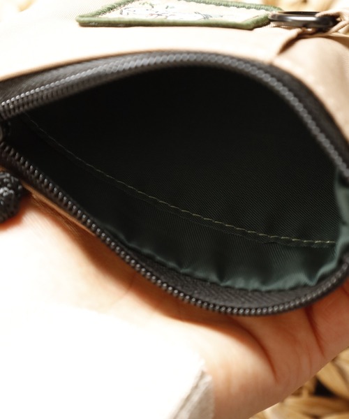 FUNALIVE（ファンアライブ）の「SNOOPY スヌーピー パスポーチ RE-PET リール付き（パスケース・レディース・グレー/ベージュ・FREE）」の14枚目の写真