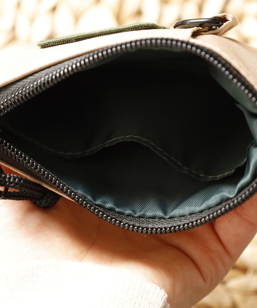 FUNALIVE（ファンアライブ）の「SNOOPY スヌーピー パスポーチ RE-PET リール付き（パスケース・レディース・グレー/ベージュ・FREE）」の15枚目の写真