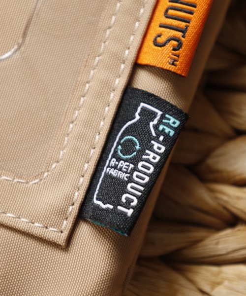 FUNALIVE（ファンアライブ）の「SNOOPY スヌーピー パスポーチ RE-PET リール付き（パスケース・レディース・グレー/ベージュ・FREE）」の10枚目の写真