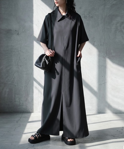 antiqua(アンティカ)の「Aライン シャツワンピース(ワンピース・レディース・グレー/ブラック・ONESIZE)」の2枚目の写真