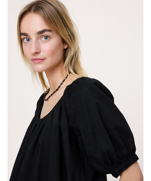 Banana Republic(バナナリパブリック)の「ブリージー コットン スクープネックトップ(Tシャツ/カットソー・レディース・ブラック/ホワイト・L/XS/M/S)」の7枚目の写真