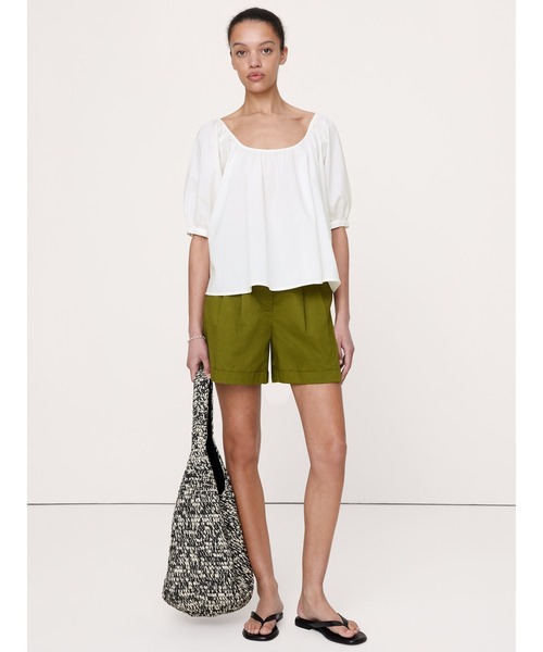 Banana Republic(バナナリパブリック)の「ブリージー コットン スクープネックトップ(Tシャツ/カットソー・レディース・ブラック/ホワイト・L/XS/M/S)」の1枚目の写真
