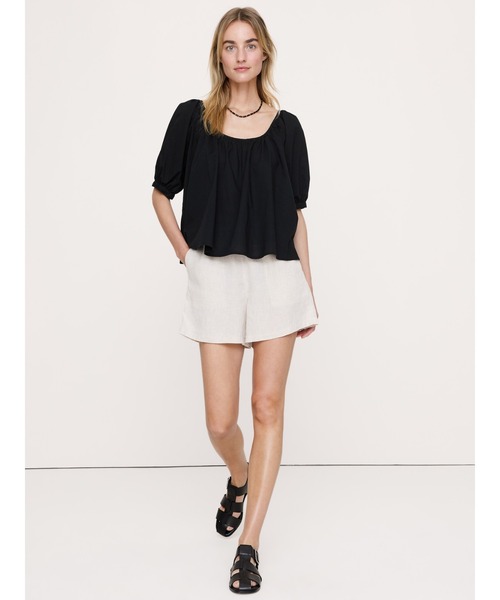 Banana Republic(バナナリパブリック)の「ブリージー コットン スクープネックトップ(Tシャツ/カットソー・レディース・ブラック/ホワイト・L/XS/M/S)」の2枚目の写真