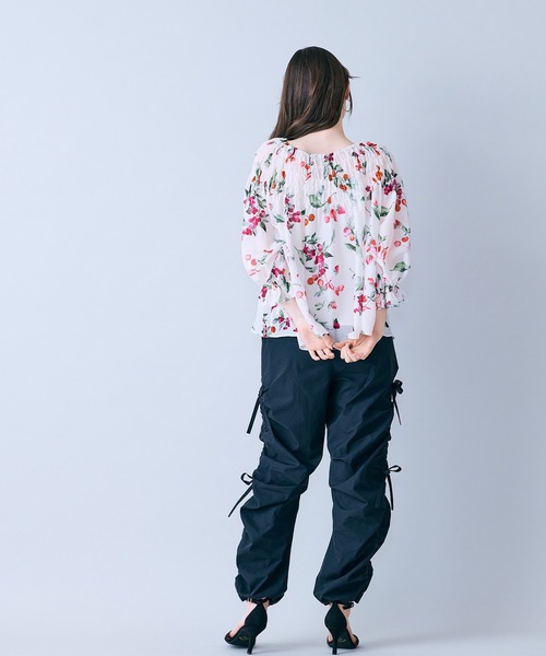 Audie a Muses(オーディアミューズ)の「サイドリボンカーゴパンツ(カーゴパンツ・レディース・ブラウン/ブラック・38/36/42)」の15枚目の写真