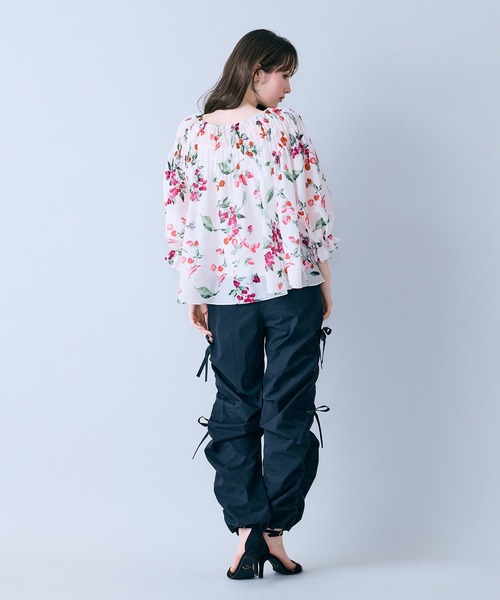 Audie a Muses(オーディアミューズ)の「サイドリボンカーゴパンツ(カーゴパンツ・レディース・ブラウン/ブラック・38/36/42)」の16枚目の写真