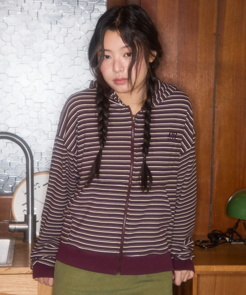 LETERIE（レテリー）の「DOUBLE STRIPE HOOD ZIP-UP_PURPLE（パーカー・レディース・パープル・FREE）」の4枚目の写真