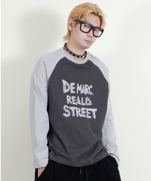 DEMARC(ドゥマーク)の「テキストラグラン配色長袖Tシャツグレー&チャコール(Tシャツ/カットソー・メンズ・その他・MEDIUM/LARGE)」の2枚目の写真